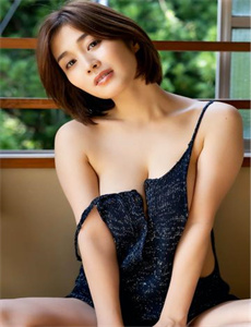 疯狂撞击丝袜人妻