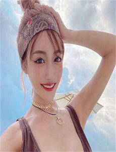 戎爱军统的女人